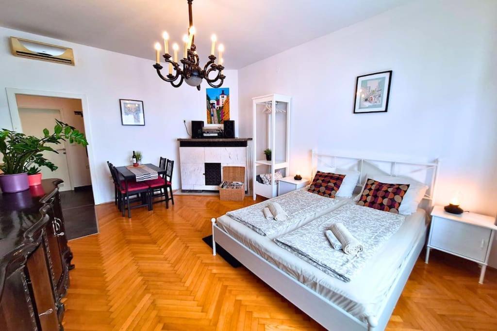 True Zagreb Centrally Located & Spacious Apartment מראה חיצוני תמונה