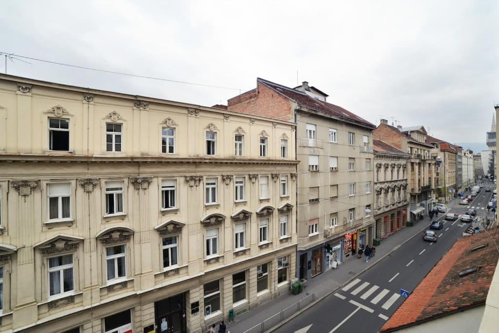 True Zagreb Centrally Located & Spacious Apartment מראה חיצוני תמונה